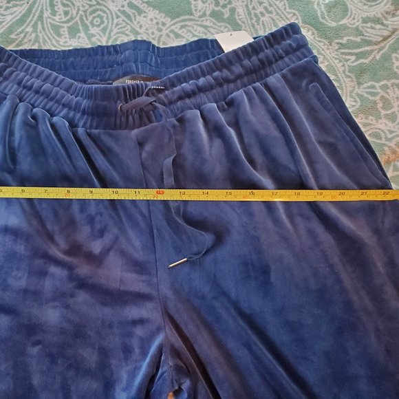 Forever 21 NWT Women's Plus Size 2X Velour Drawstring Navy Blue Joggers Pockets - Picture 6 of 10